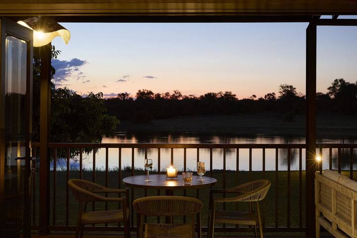 Dinner deck, Arathusa Safari Lodge