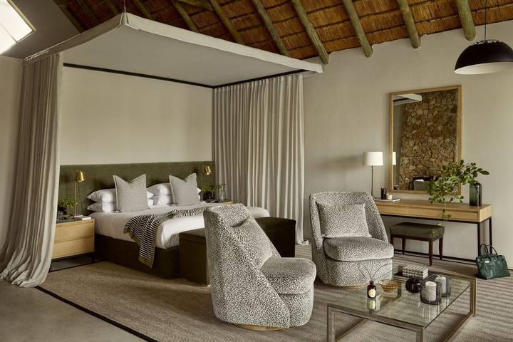 Charlsey suite, Chitwa Chitwa