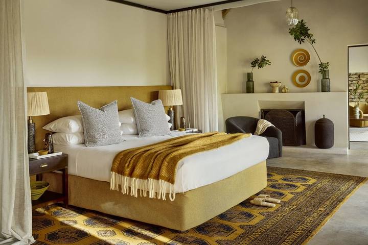 Suite, Chitwa Chitwa