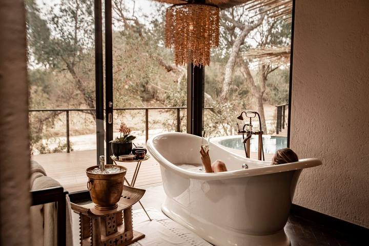 Moya bath, Dulini