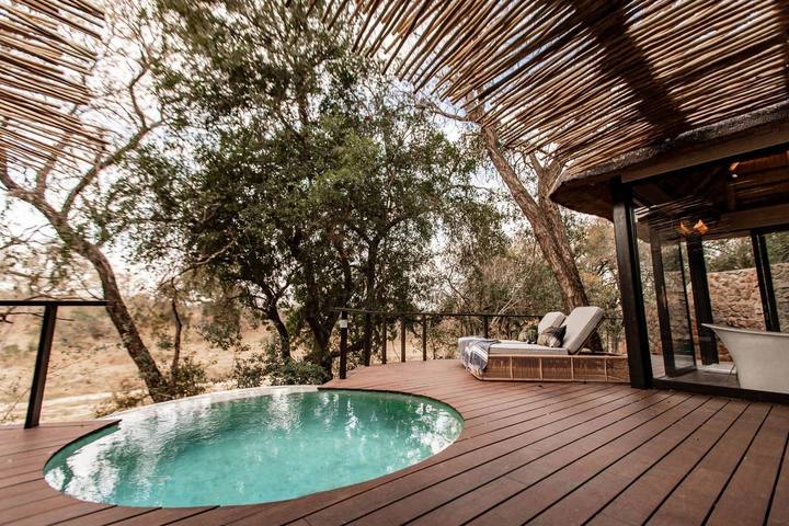 Moya suite pool, Dulini