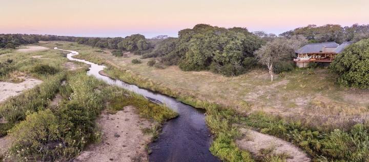 River aerial, Dulini
