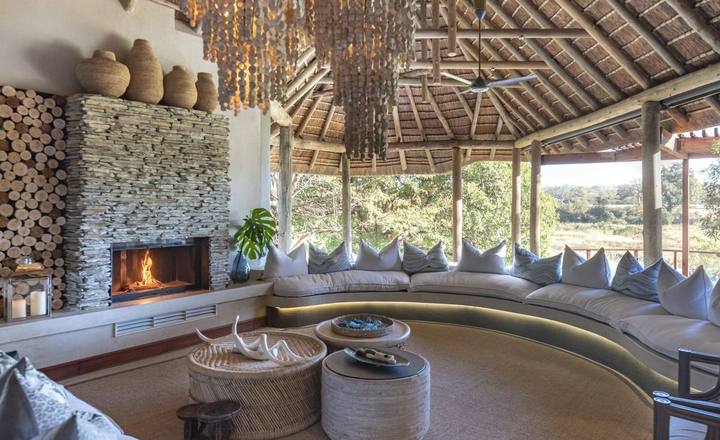 River firepit lounge, Dulini