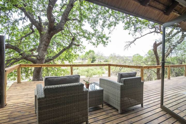 Luxury suite deck, Elephant Plains