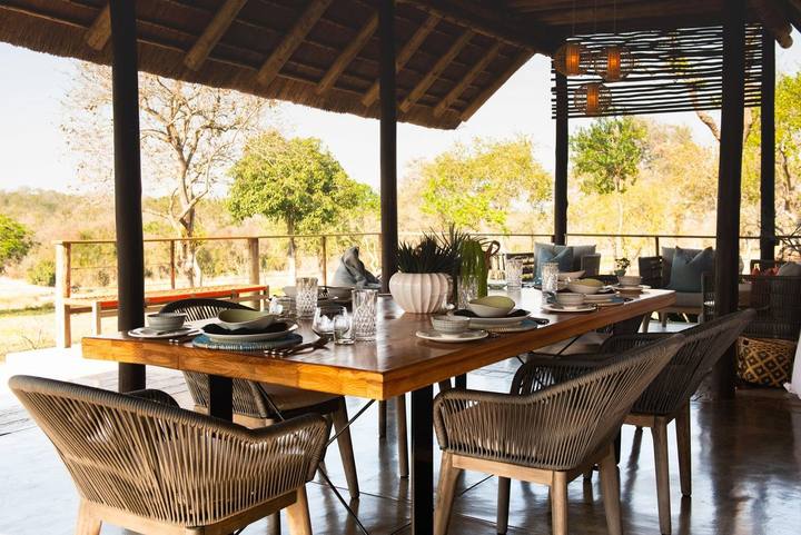 Brunch patio, Jaci's Sabi House