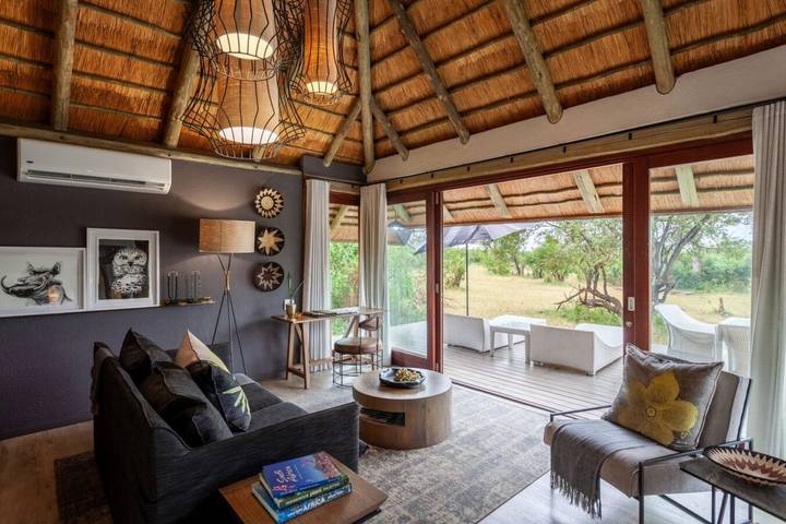 Suite lounge, Leopard Hills