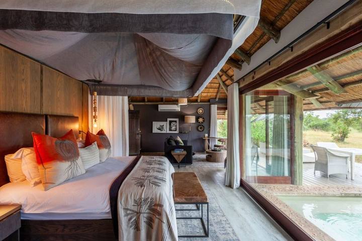 Suite, Leopard Hills