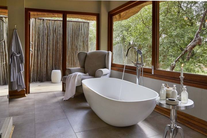 Bathroom, Lion Sands Narina Lodge