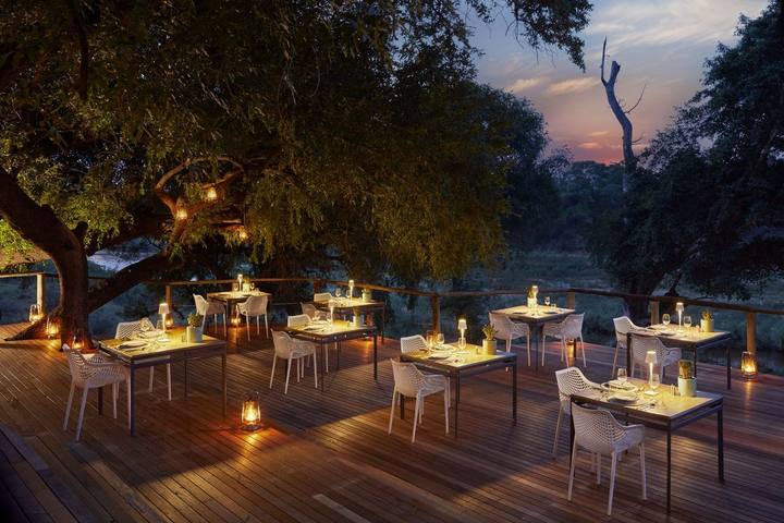 Dining deck, Lion Sands Narina Lodge