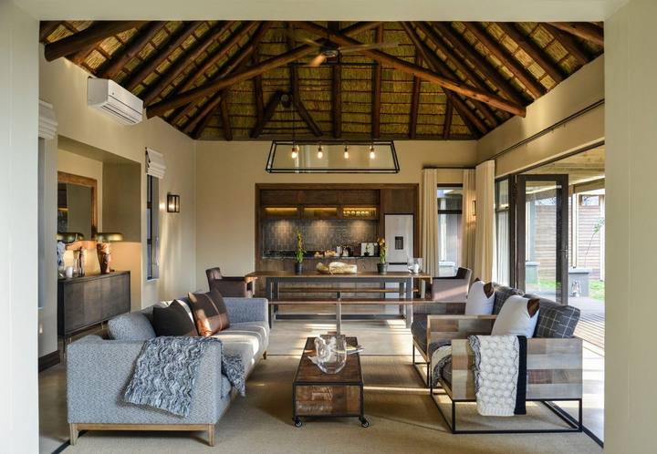 Hinkweni villa lounge, Lion Sands Tinga Lodge