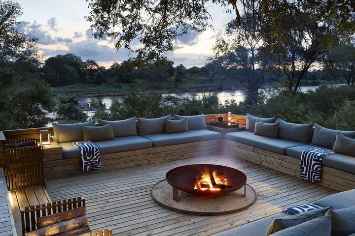 Fish Eagle fire deck, Lion Sands