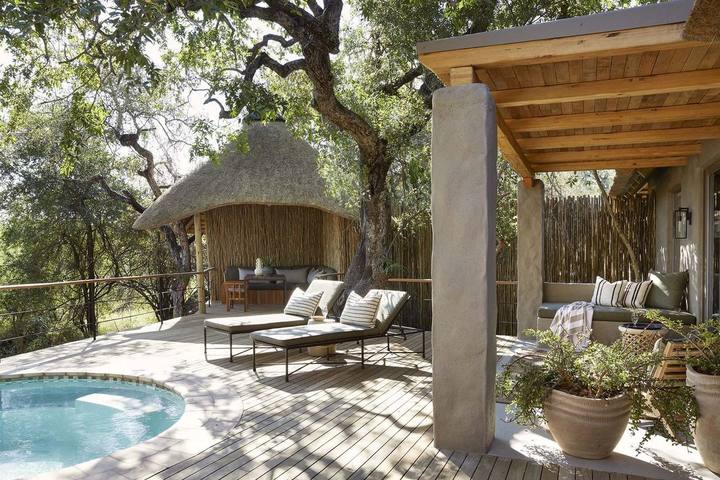 Founders Camp family chalet pool, Londolozi