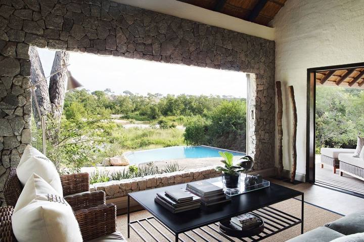 Granite Suites suite pool view, Londolozi