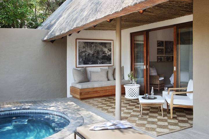 Varty Camp chalet pool, Londolozi