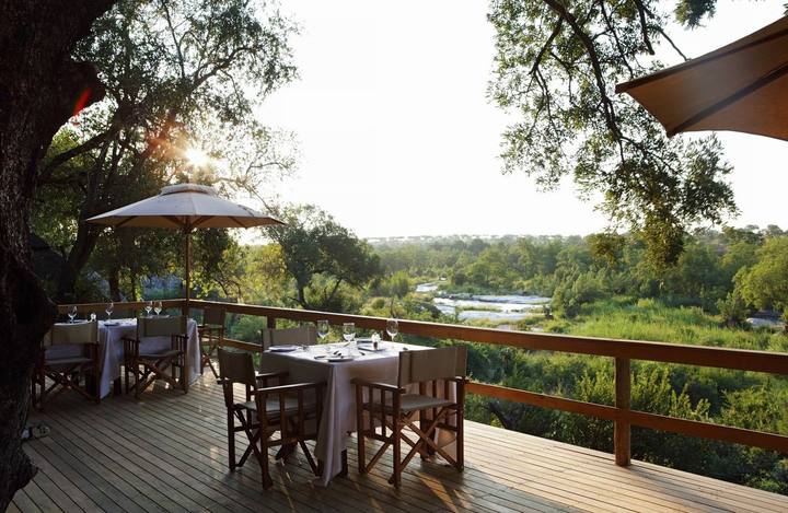 Varty Camp dining deck, Londolozi