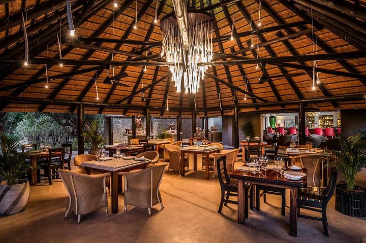 Bush Lodge dining, Sabi Sabi