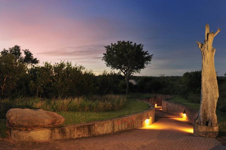 Earth Lodge arrival, Sabi Sabi