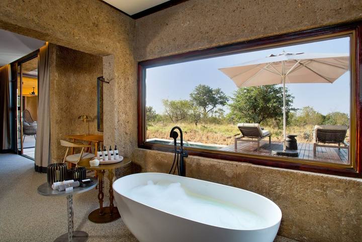 Earth Lodge bath, Sabi Sabi