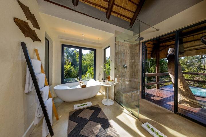 Little Bush Camp bathroom, Sabi Sabi