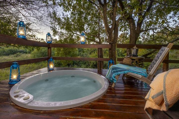 Little Bush Camp jacuzzi, Sabi Sabi