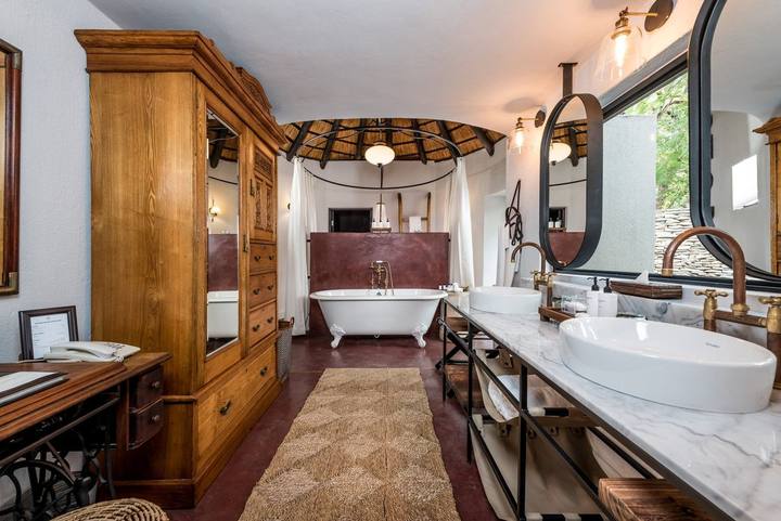 Selati Camp bathroom, Sabi Sabi