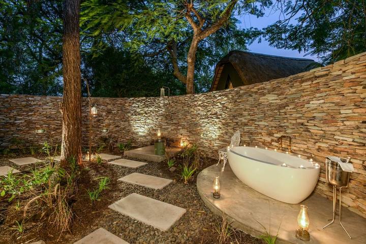Selati Camp outdoor bath, Sabi Sabi