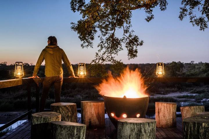 Boulders Lodge fire deck, Singita Sabi Sand