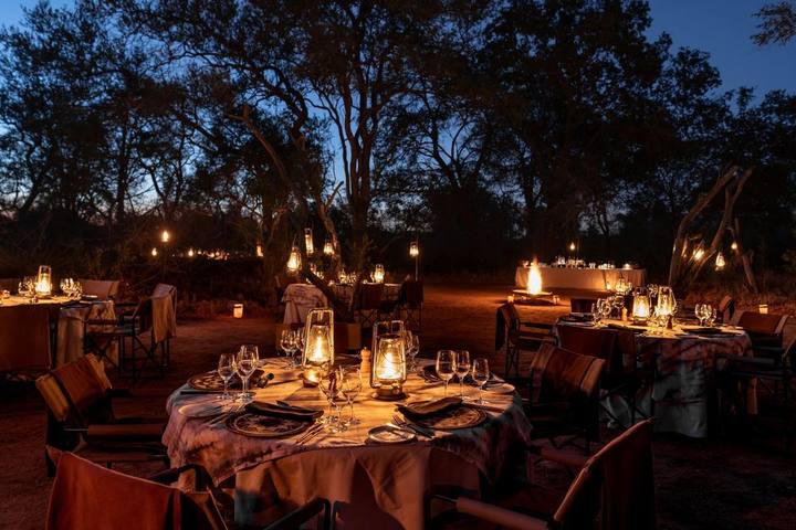 Ebony Lodge bush dinner, Singita Sabi Sand