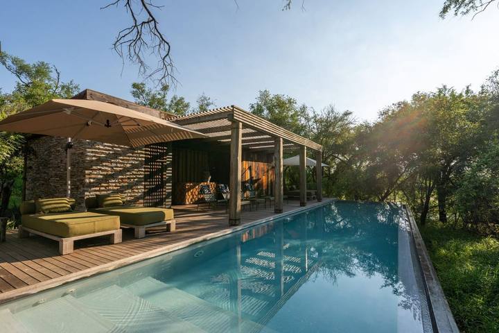 Main pool, Tengile River Lodge